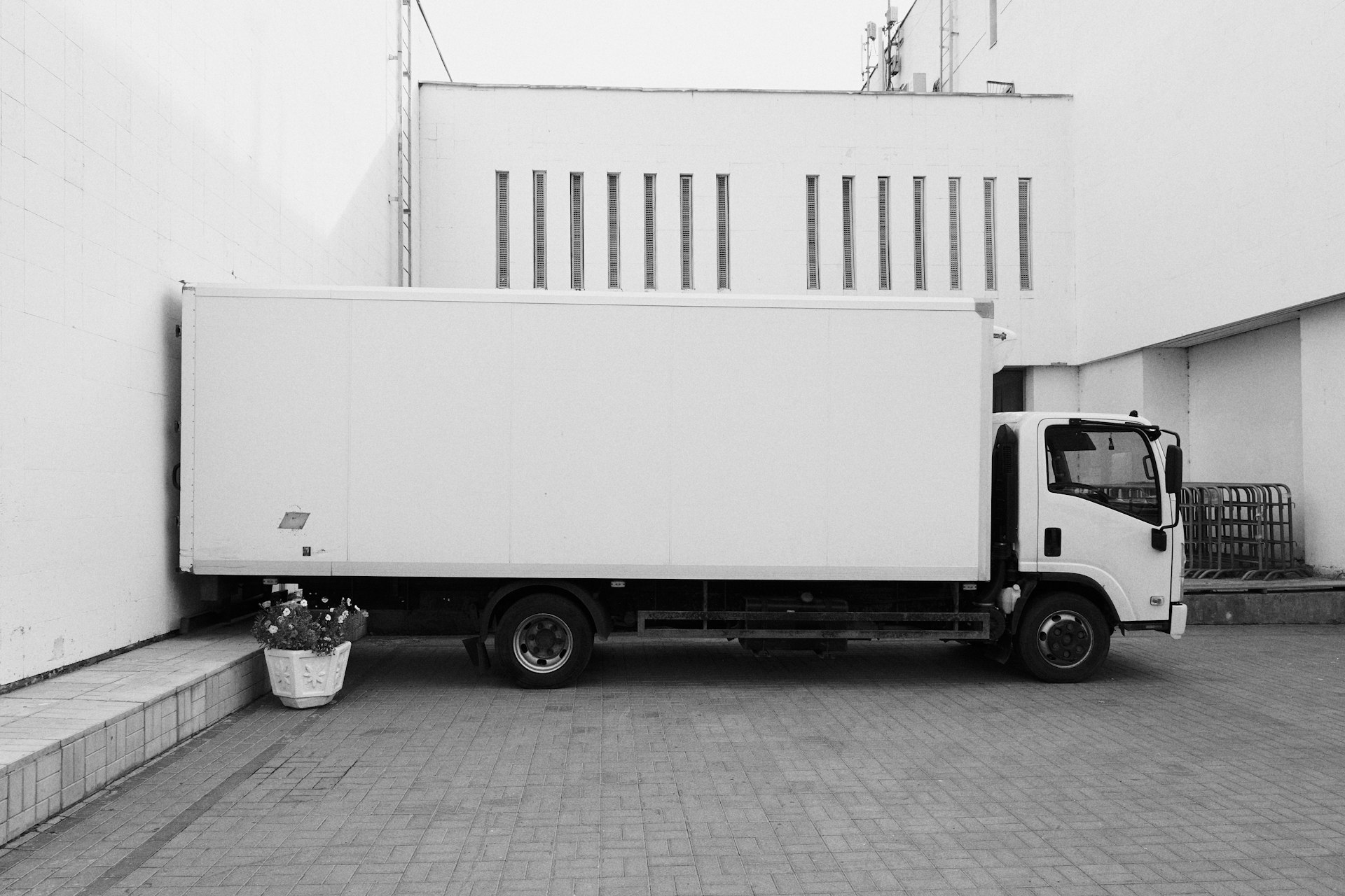 Witte vrachtwagen code95